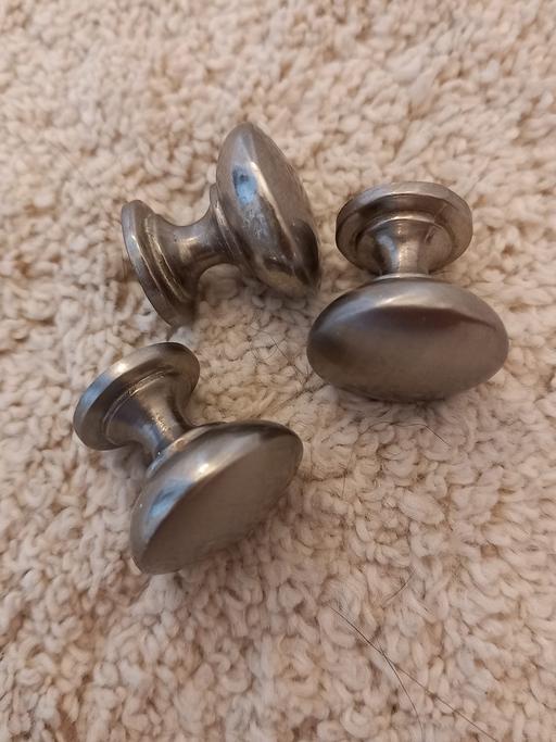 Buy & Sell Surrey Guildford - Photos for Set of 3 brushed metal door knobs