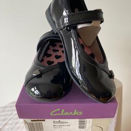 Clarks kids black patent leather shoes UK 8G

NOTE: couple of small marks due to the nature of the materials - barely noticeable - see images 

New with box but the lid is torn 

Sold as seen - no returns/ refunds or exchanges 

Smoke free home

Cash on collection from North Ferriby

Oos