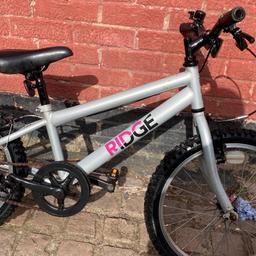 Child ridge bike 20 inch 


. 

The bike has had a service both brakes work bike for a children around 7  and 8   years

 Used and good condition both brakes working good and wheels 20    and Tyre brake for ready to ride