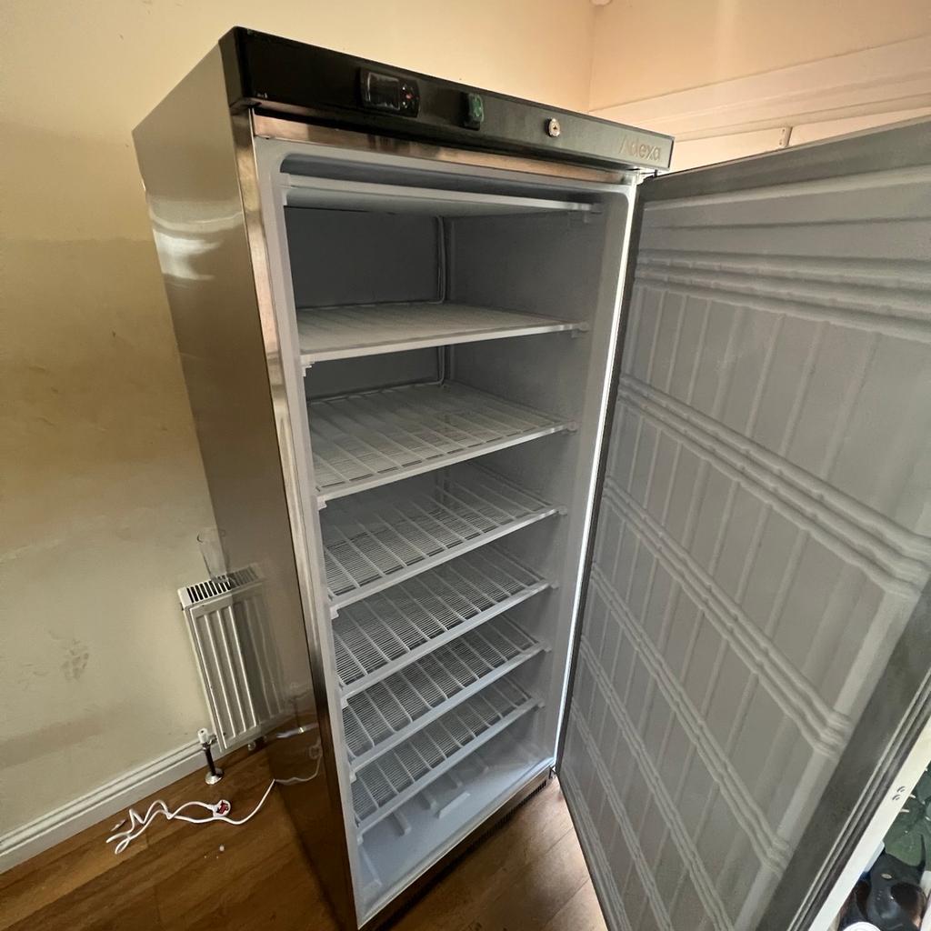 New commercial freezer in IG5 London für £ 600,00 zum Verkauf Shpock AT