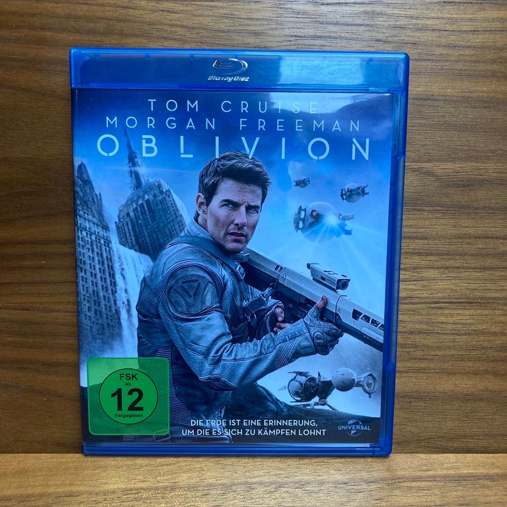 Bluray DVD Oblivion Tom Cruise Morgan Freeman