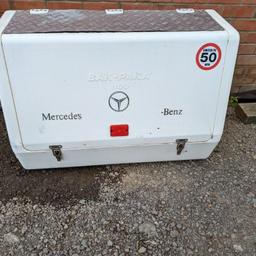 Bak-Paka 1100 rigid plastic storage box suitable for the rear of motorhomes/campervans. Has two lockable latches, internal foam seals and red reflector. In good condition, £150 ono
1100 wide x 750 high x 450 deep (max). For collection only.