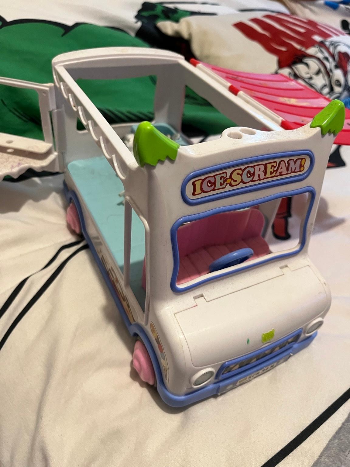 Moshi monsters ice cream truck in SM5 London für 5,00 £ zum Verkauf