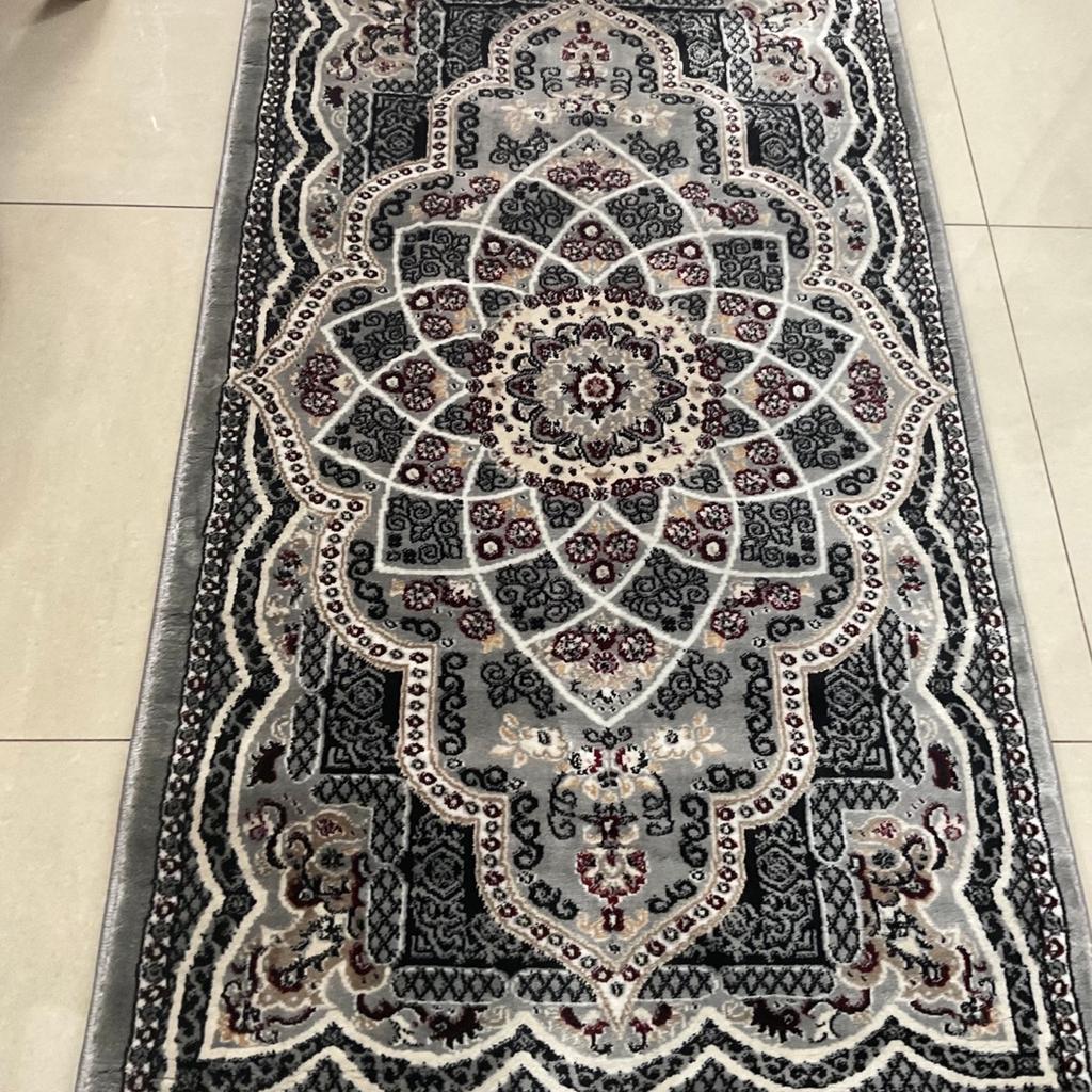 Brand new luxuries isfahan turkish small runner grey size 140x80cm
Collection le5