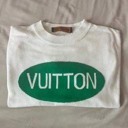 Authentic Louis Vuitton T Shirt.
Worn few times.
Good condition. 
Size L.