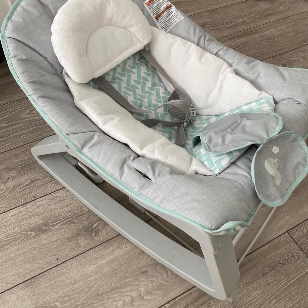 - Neutral Unisex Bouncer
- 2 reclining positions keep baby comfortable
- Soothing vibrations help to keep baby calm Also includes, 1 detachable plush elephant playtime toy for entertaining and to practice reaching and grasping
- Originally £70