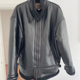 Italian style faux leather black bomber jacket in very good condition and ideal for the coming winter months, it’s a big large more an XL, thick inner material and very warm, has slight ware as pictured on the last photo.