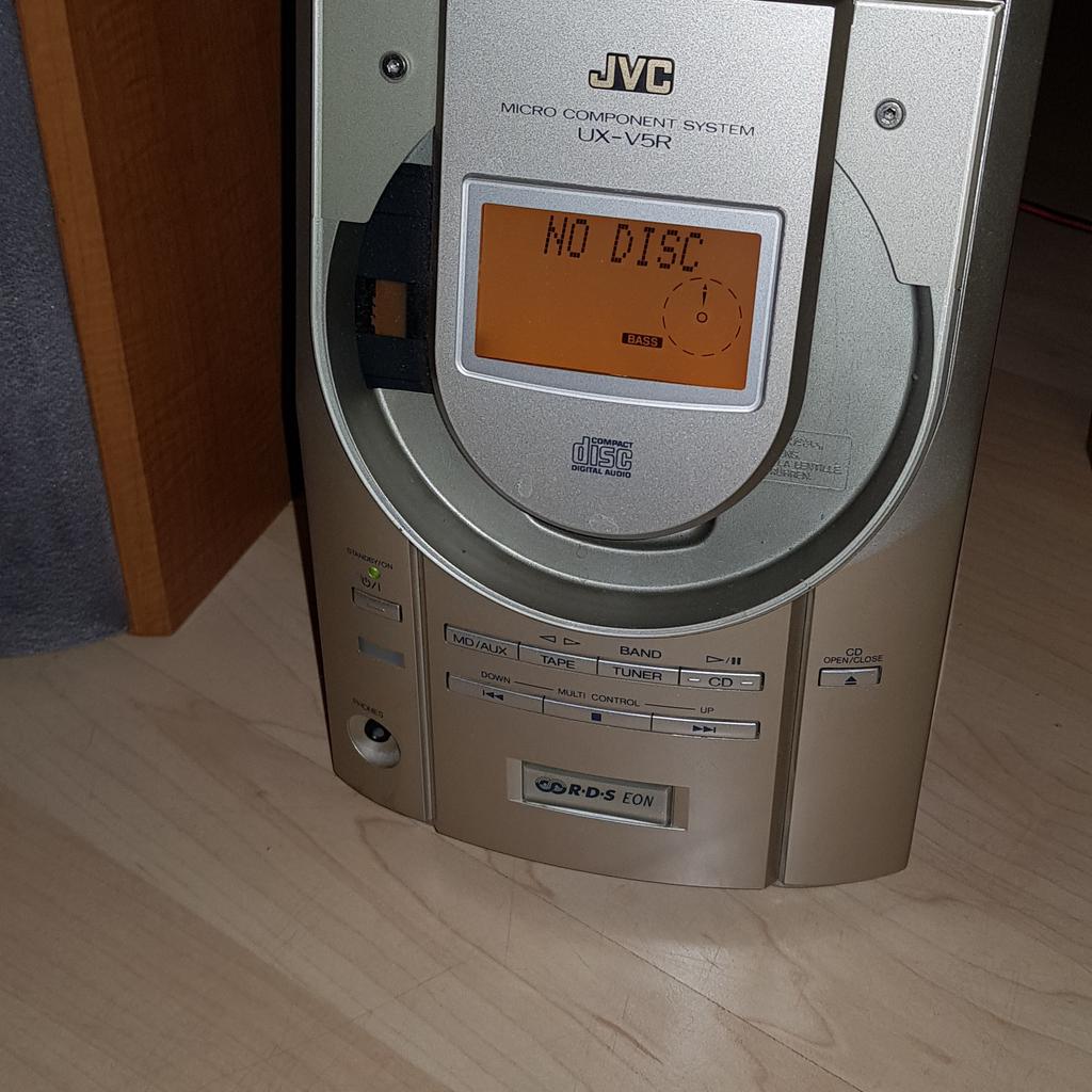 JVC Micro-Anlage mit CD und Radio; vorhandenes Kassettendeck funktioniert nicht mehr, Radio+CD einwandfrei; inkl. Fernbedienung
nur Abholung in Mainz, kein Versand