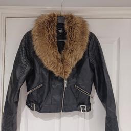 New Look - Leather Look Cropped Jacket (with removable fur)

Size = 14-15yrs

Collection Only

Comes from Smoke and Pet Free Home.