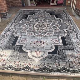 Brand new beautiful luxury Isfahan turkish rugs Its a big size 
 Colour grey size 340x240cm 
Collection le5