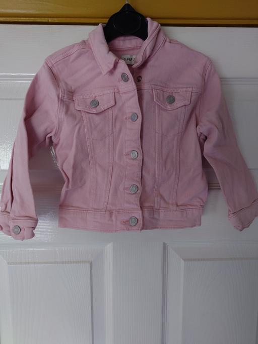 Buy & Sell Leicestershire Charnwood - Photos for Girls pink denim jacket size 2-3 years