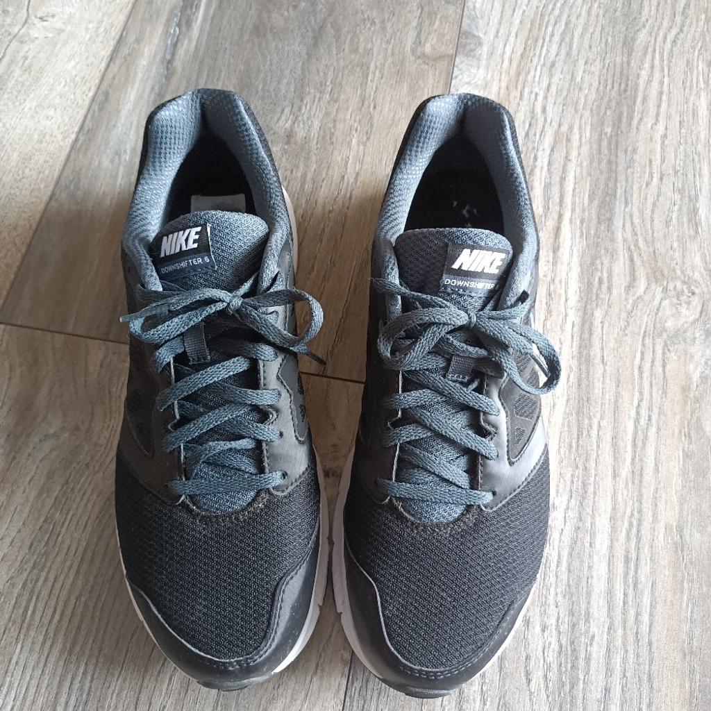 Verkaufe Nike Herren Sport Schuhe, Downshifter 6, schwarz,Gr. 43 ,nur zweimal getragen (sind zu eng), also wie neu
Preis 40€