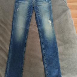 Tommy Hilfiger distressed jeans, slim, in very good condition, 28W/32L.
