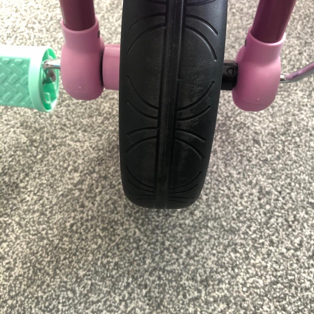 Selling a brilliant conditioned pink Trike.
Mostly used indoors as can be seen by the condition of the wheels in the picture.
Comes with everything from the stock picture shown.
Nothing missing all in working order with manual included.

Bought from Argos but selling as my child as outgrown its use.

Will sell for £30. Nothing less.

Collection only.