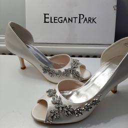 Beautiful Ivory Diamanté Wedding Prom Shoes will fit size 5 or 6. Collection Only Kingsheath B14
