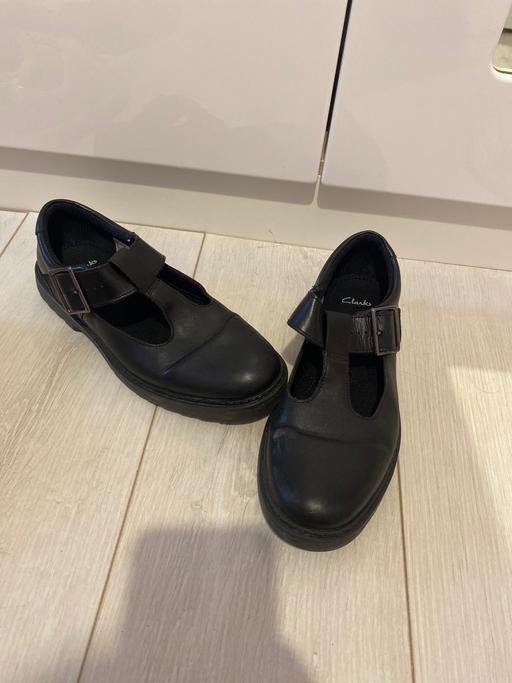 Buy & Sell West Midlands Sandwell - Photos for Girls black Clark’s school shoes.sz 4&1/2G