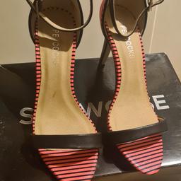 NEW pink & black striped sandals. 4" heel. UK size  5. Not worn.