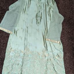 A lovely light/mint green kurta
size small
taken out of the packet to take photos for listing