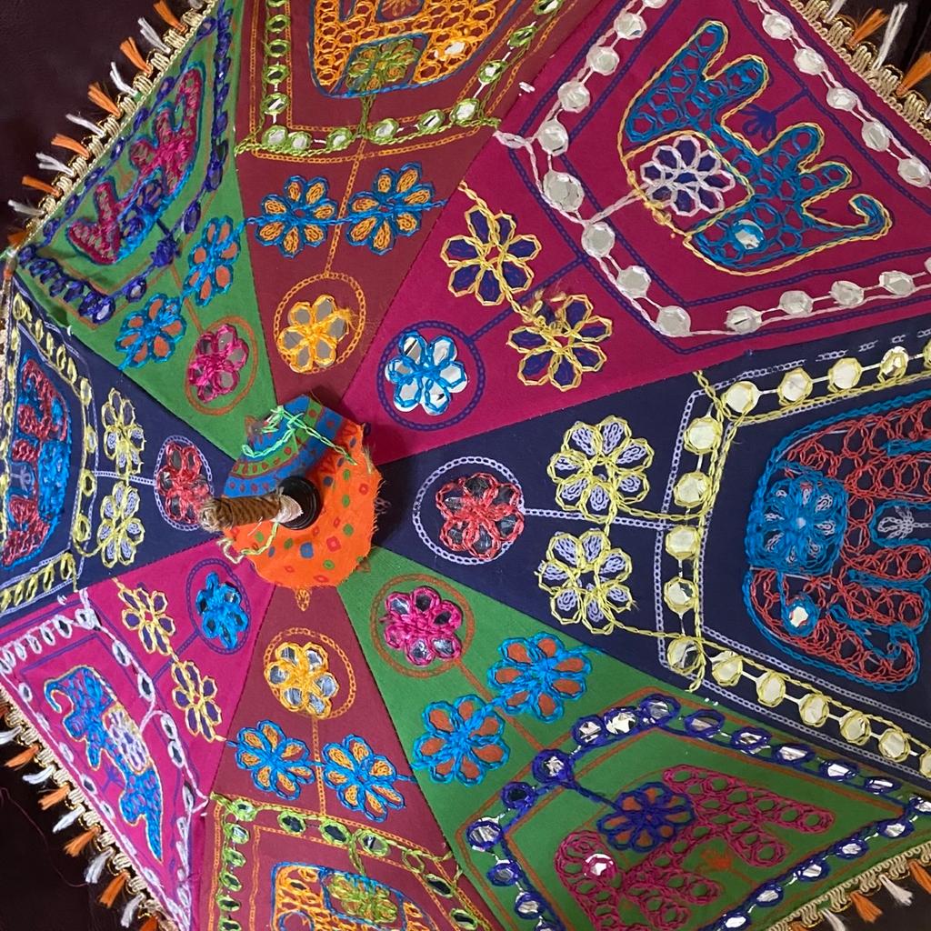2 beautiful decorative vibrant umbrellas. Ideal for jago, mendhi, sangeet, wedding parties. Not to be used in the rain!! Collection only from Walsall WS2 area. From smoke free/pet free home. Only £15 each. No time wasters. No offers. Please don’t embarrass me by haggling - price is £13 EACH. Cash only on collection.
