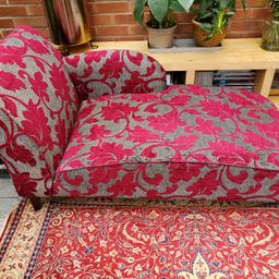 lovely chaise lounge sofa
in excellent condition and very clean