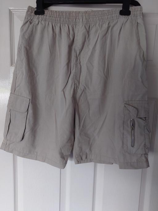 Buy & Sell Leicestershire Charnwood - Photos for Mens cream shorts size XL