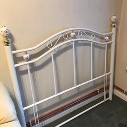 Selling 1 x Headboard frame for a double bed - it’s just the head board side of the bed!

139cm width x 126cm height - depth 5 cm

Collection only