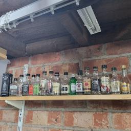 17 empty miniature alcohol bottles.
perfect for man cave, garden bar or even home display.
cash on collection only