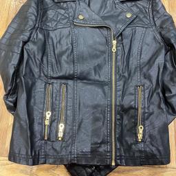 Faux leather jacket
Good condition 
except small mark on collar (where it’s been stored) - see last picture
Can post - at your expense