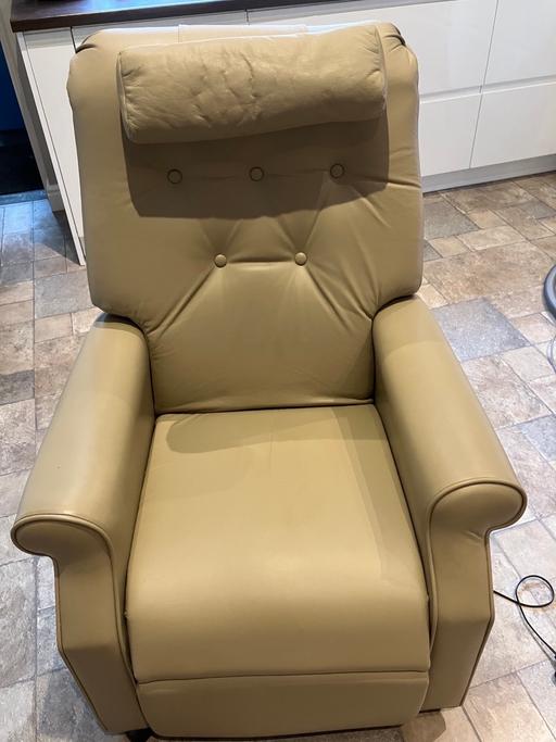 Buy & Sell North Yorkshire Ripon - North Yorkshire - Photos for Quality genuine Leather Riser Recliner Chair