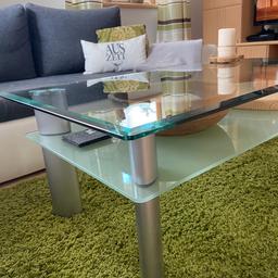 Verkaufen unseren Glas/ Couch Tisch ohne Deko
Höhe 42 cm
Breite 65 cm
Länge 110cm

Preis VHB
Nur Selbstabholung