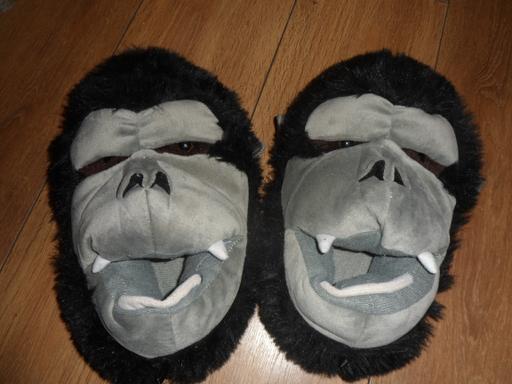 Buy & Sell Greater Manchester Oldham - Photos for GORILLA SLIPPERS SIZE 5-6