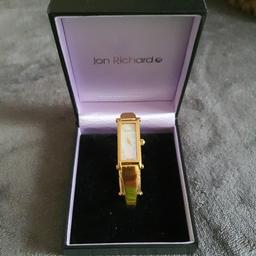 Vintage ladies gucci watch -REAL
really lovely
£100 0no. make a lovely gift
also take a look at my other items