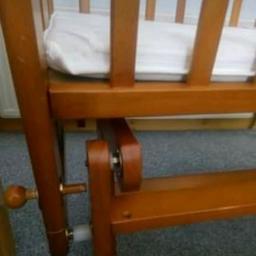 Oslo crib I'm good condition. brand new also has swing function with mattress
