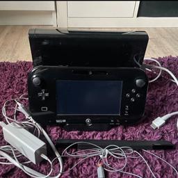 Biete Nintendo Wii U 32 GB mit Nunchuck Controller 1 spiel Zubehör top Zustand für 100€ festpreis