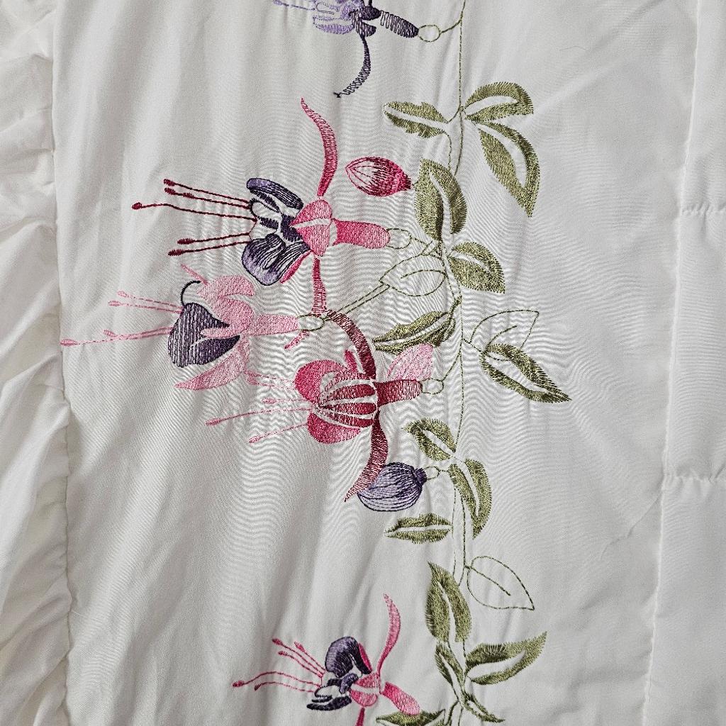 Brand New
Beautiful
Single
Quilted
Double Frilled Sides
White & Embroidered
Bed Throw