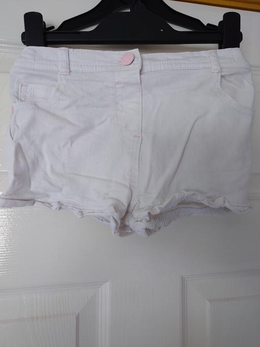 Buy & Sell Leicestershire Charnwood - Photos for Girls white denim shorts size 3-4 years