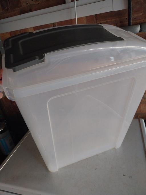 Buy & Sell Worcestershire Bromsgrove - Photos for Large box with lid