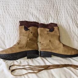 Snow Boots. Brown Suede Zips And Laces. Excellent Condition Uk8. 1st 2c Will Buy. See photos for condition size flaws materials etc. I can offer try before you buy option if you are local but if viewing on an auction site viewing STRICTLY prior to end of auction.  If you bid and win it's yours. Cash on collection or post at extra cost which is £4.55 Royal Mail 2nd class. I can offer free local delivery within five miles of my postcode which is LS104NF. Listed on five other sites so it may end abruptly. Don't be disappointed. Any questions please ask and I will answer asap.
Please check out my other items. I have hundreds of items for sale including bikes, men's, womens, and children's clothes. Trainers of all brands. Boots of all brands. Sandals of all brands. 
There are over 50 bikes available and I sell on multiple sites so search bikes in Middleton west Yorkshire.