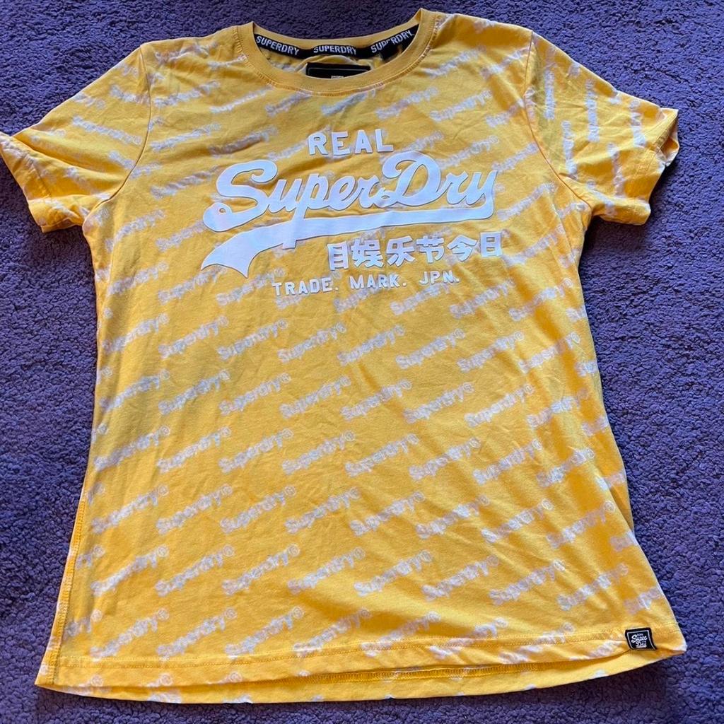 This is a Superdry t-shirt. Please message me if you are interested in buying this t-shirt. Thank you.

#superdrytshirt
#superdry
#tshirt