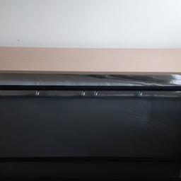 this was bought from argos around 3 months ago, was only used twice, so as new condition,
the wood part has got slight damage, see picture, this does not effect the use of the bed,
more details can be found on argos
Jay-Be Supreme Folding Bed Micro e-Pocket Mattress - Sml Dbl - 653/0206