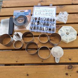 Mixed items of baking stuff including cake decorating tips, cookie cutters, dough cutter etc. Cash on collection only.