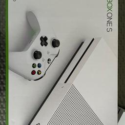 Xbox one S weiß

Wenige Male benützt.
Konsole neuwertig
Controller Nachbau, da der originale runterfiel.
In OVP mit allen Kabeln.

Keine Rücknahme und Garantie.
Nur Selbstabholung.