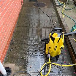Working Karcher K4 pressure washer 


Frame is cracked 
Wheel has been snapped off 
Needs new body. 


Comes with
Gun 
Lance 
Dirt blaster
Can throw in car foam cannons


Looking for a fast sale