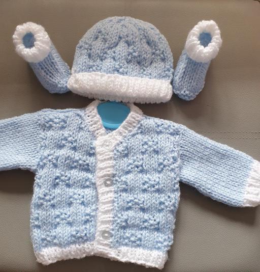 Buy & Sell West Midlands Solihull - Photos for 4-5 lb Baby Set Cardigan Hat Booties Blue