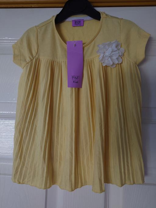 Buy & Sell Leicestershire Charnwood - Photos for Girls yellow top size 3-4 years