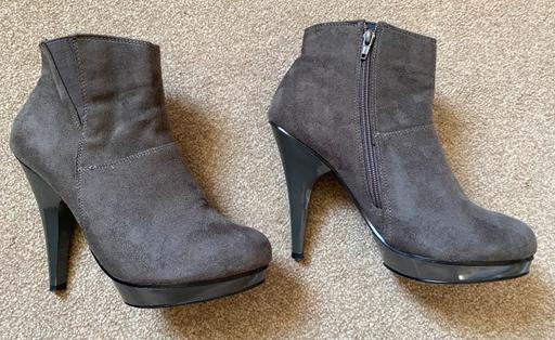 Buy & Sell Worcestershire Bromsgrove - Photos for Women’s Grey Suede Ankle Boots Size 7