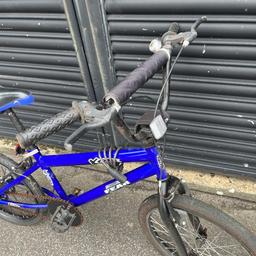 BMX Bike
20 inch wheel

Has some rust on the frame other than that all good
Brakes, tyres all perfect

Collection only from E1 3DS