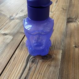 Verkaufe eine neue lila Büffel Eco Easy Kinder-Trinkflasche (350ml).

Versand gegen Aufpreis möglich.

Dies ist ein Privatverkauf, daher keine Garantie, Gewährleistung, Rücknahme oder Umtausch möglich.