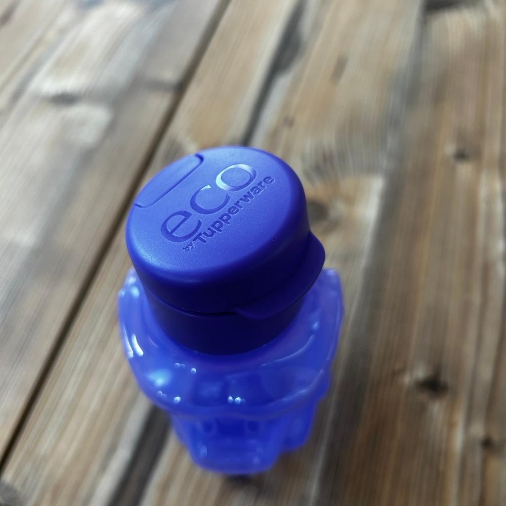 Verkaufe eine neue lila Büffel Eco Easy Kinder-Trinkflasche (350ml).

Versand gegen Aufpreis möglich.

Dies ist ein Privatverkauf, daher keine Garantie, Gewährleistung, Rücknahme oder Umtausch möglich.