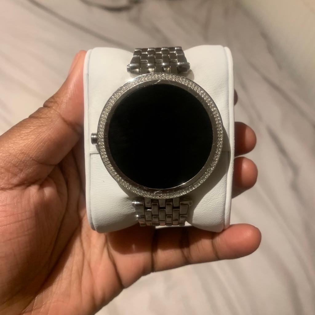 Michael Kors Smartwatch Access Silver in SW19 London für £ 60,00 zum